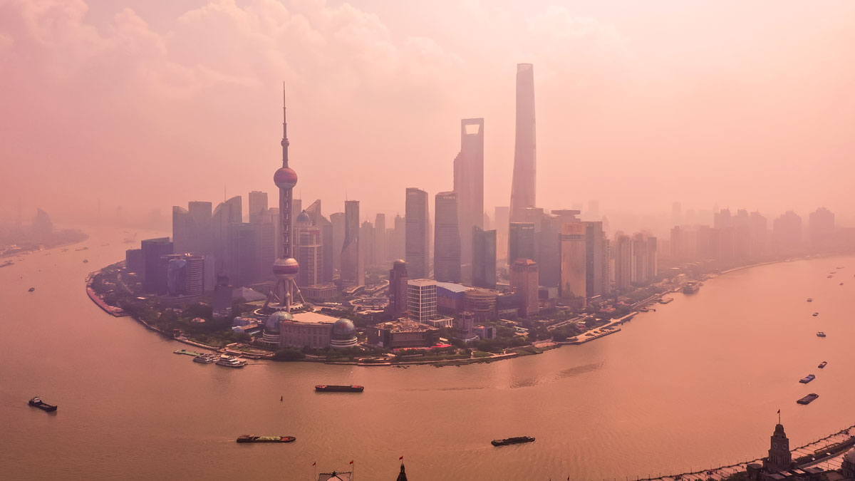 Emissioni zero - Cina, Shangai dall'alto con inquinamento