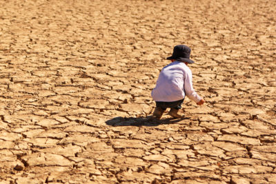 cambiamento climatico crisi climatica mette a rischio la vita dei bambini